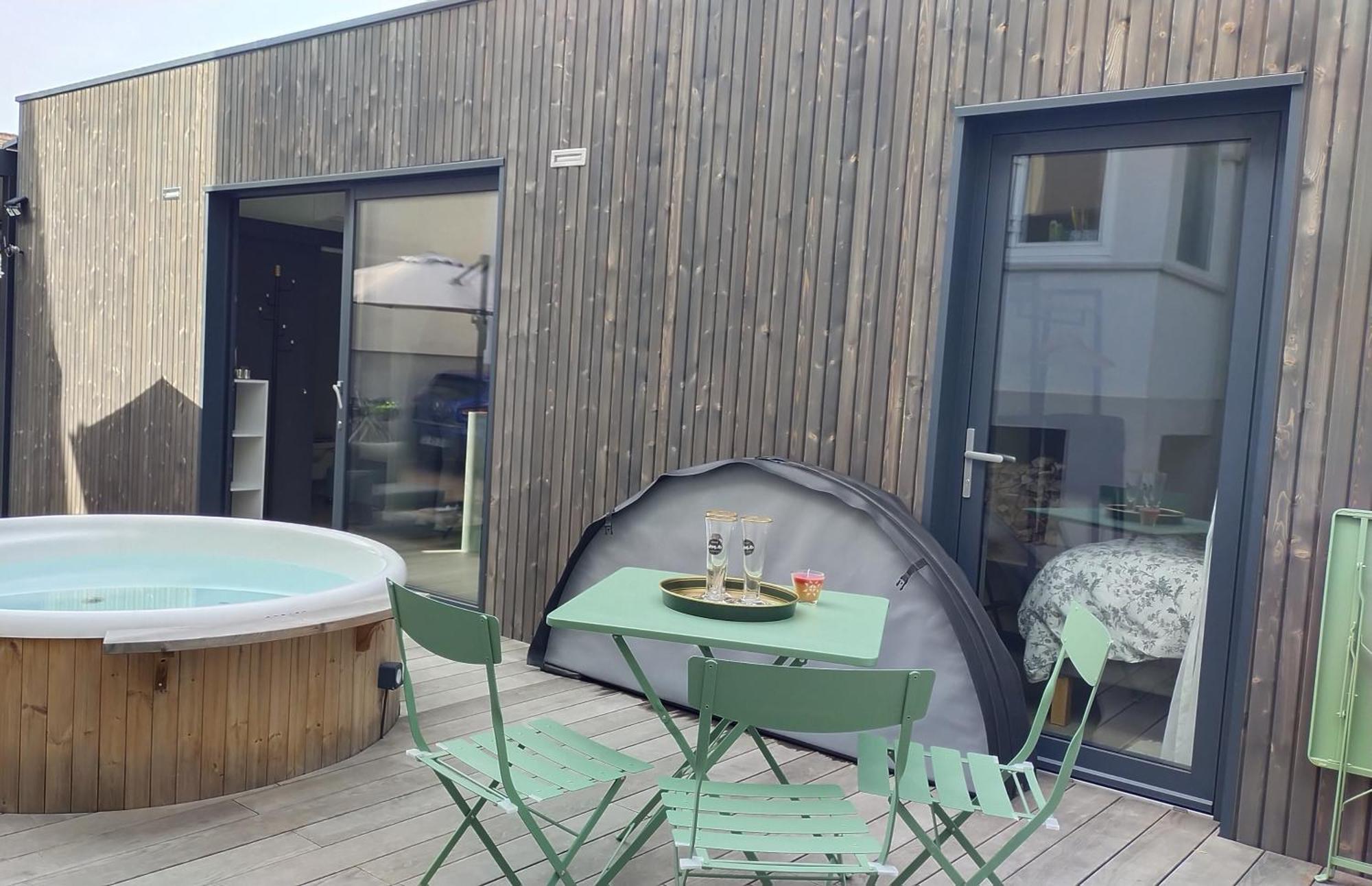 Chez Cathy Et Denis Apartment ลิงโกไซม์ ภายนอก รูปภาพ